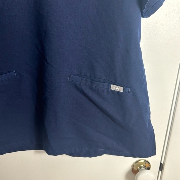 Figs Casma Three-Pocket Scrub Top Navy Blue Size Large - Picture 3 of 11